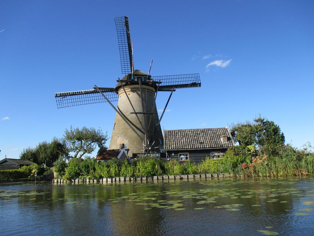 Vakantiepark Delftse Hout Esterno foto