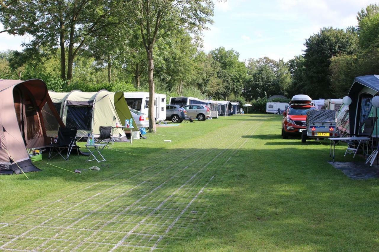 Vakantiepark Delftse Hout Esterno foto